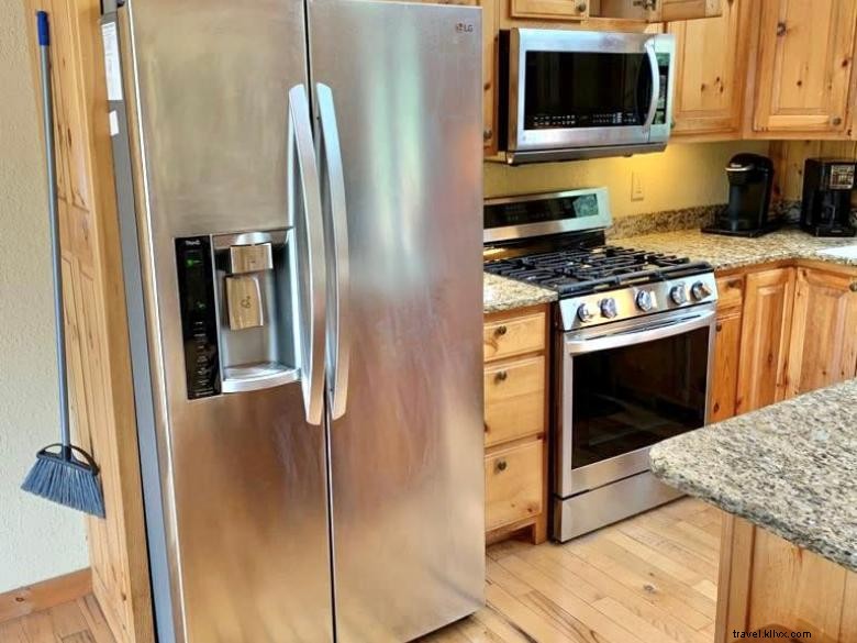 Aananda Lookout Lodge – Premium Retreat on Little Andy Mountain