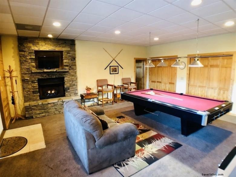 Aananda Lookout Lodge – Premium Retreat on Little Andy Mountain