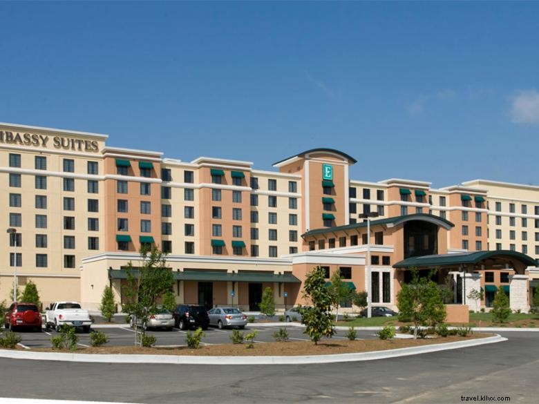 Embassy Suites by Hilton – Savannah Airport: Luxury Comfort Near Historic Downtown