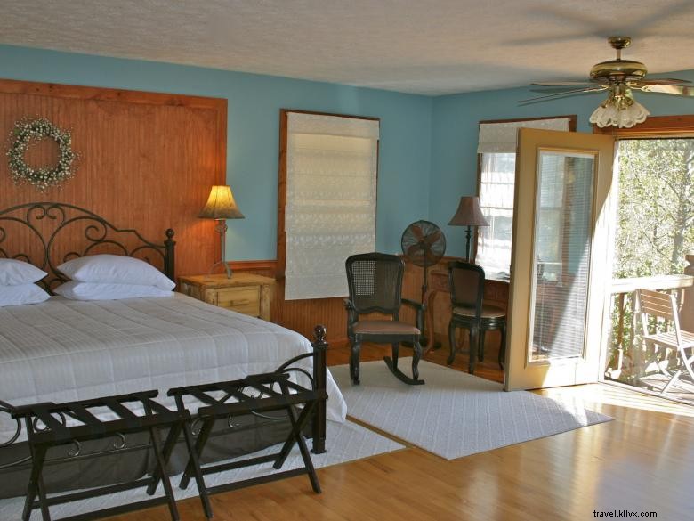 Discover Tranquil Luxury at Aska Lodge Bed & Breakfast