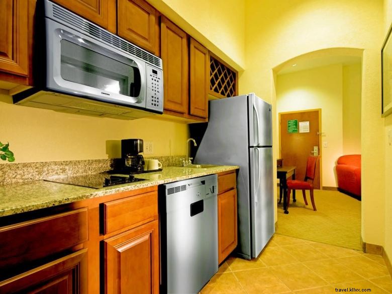 Hawthorn Suites by Wyndham – Comfortable Stay in Kingsland