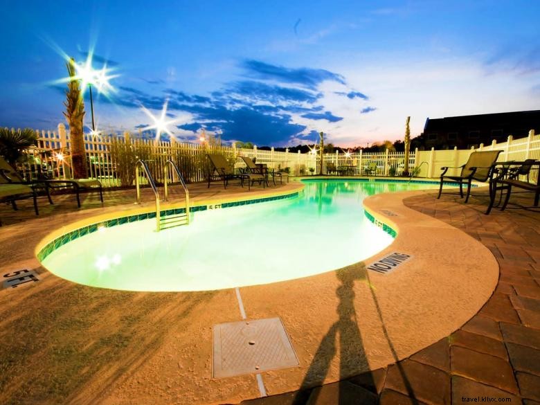 Hawthorn Suites by Wyndham – Comfortable Stay in Kingsland