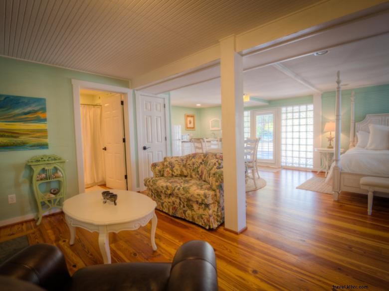 Beachview Bed & Breakfast – Oceanfront Comfort & Gourmet Dining