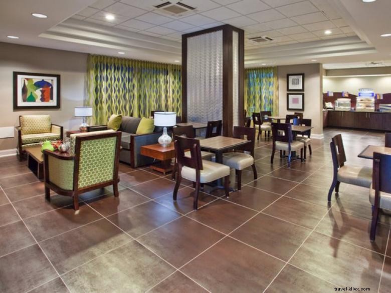 Holiday Inn Express Atlanta West – Comfortable Stay Near Theme Parks