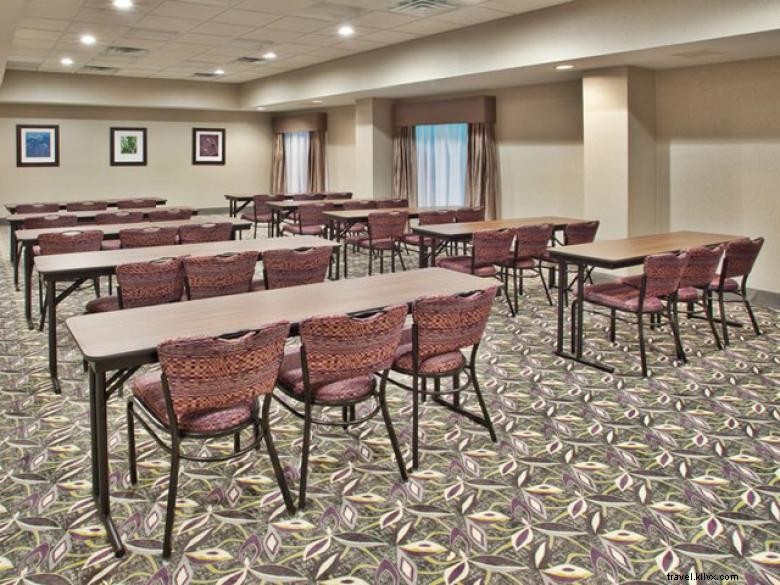 Holiday Inn Express Atlanta West – Comfortable Stay Near Theme Parks