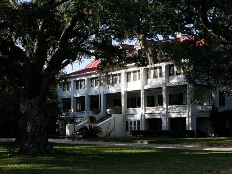 Greyfield Inn – Riverside Retreat