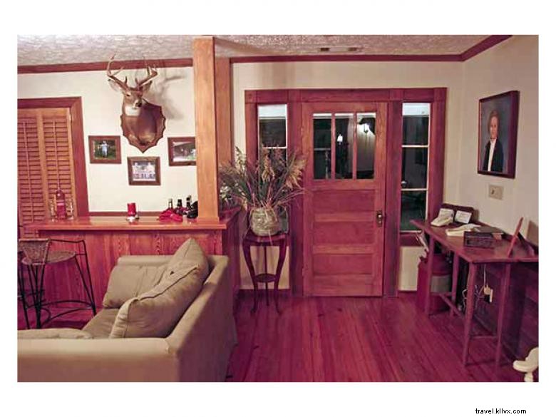 High Pine Lodge: Luxury Mountain Retreat