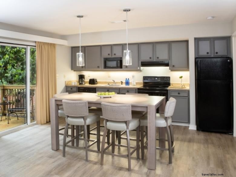 Explore Southern Pine Cottages at Callaway Gardens – Rustic Comfort & Scenic Views