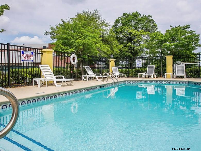 Explore the Quality Inn Medical Center Area: Comfort & Convenience