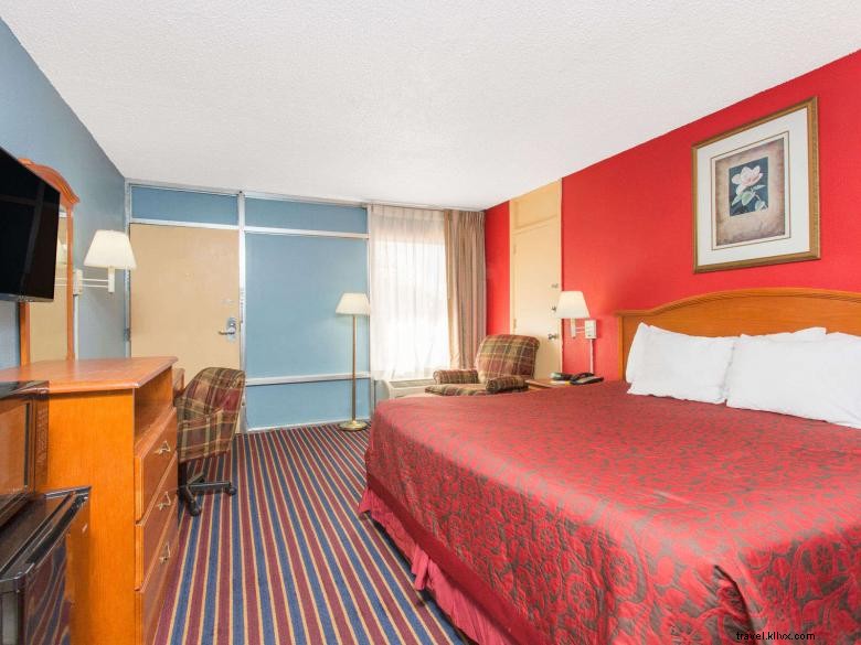 Stay Comfortable at Days Inn by Wyndham Albany – Modern Rooms & Friendly Service