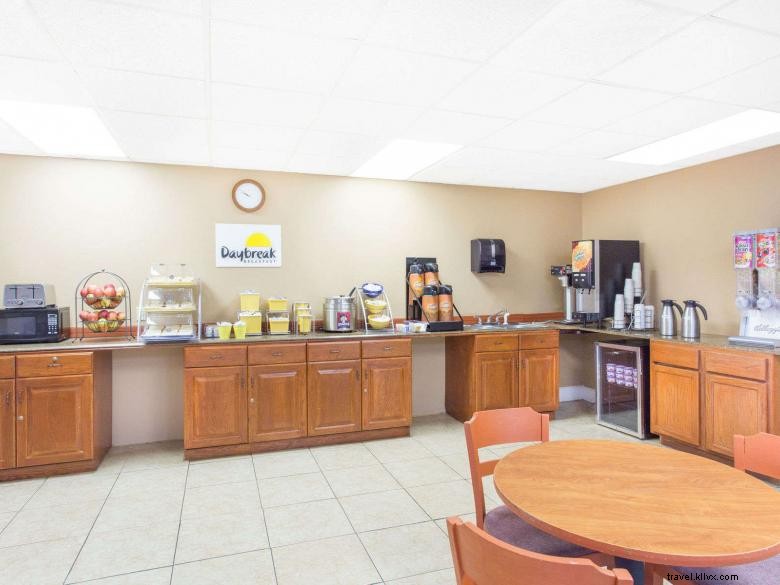 Stay Comfortable at Days Inn by Wyndham Albany – Modern Rooms & Friendly Service