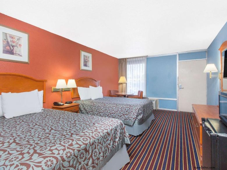 Stay Comfortable at Days Inn by Wyndham Albany – Modern Rooms & Friendly Service