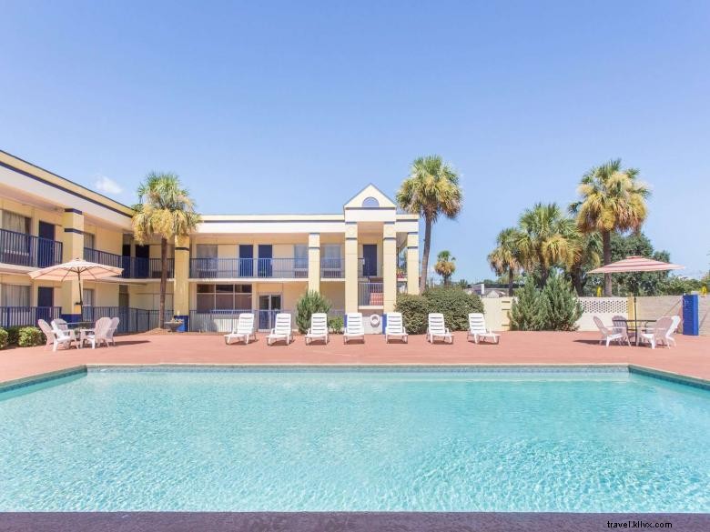 Stay Comfortable at Days Inn by Wyndham Albany – Modern Rooms & Friendly Service