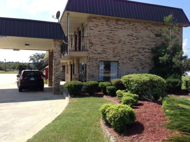 Budget Host Inn – Comfortable, Affordable Stays in Baxley, GA