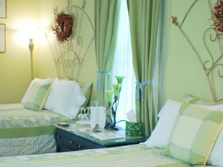 The Brady Inn – Cozy Retreat with Hammock & Southern Charm