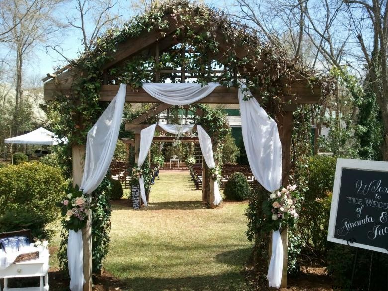 The Brady Inn – Cozy Retreat with Hammock & Southern Charm