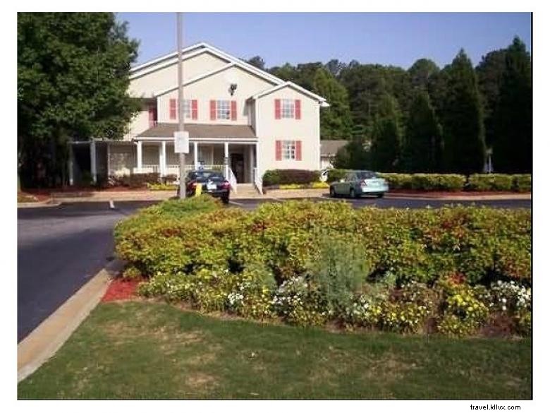 HomeTown Inn – Riverdale: Premier Pet-Friendly Hotel in Atlanta Metro