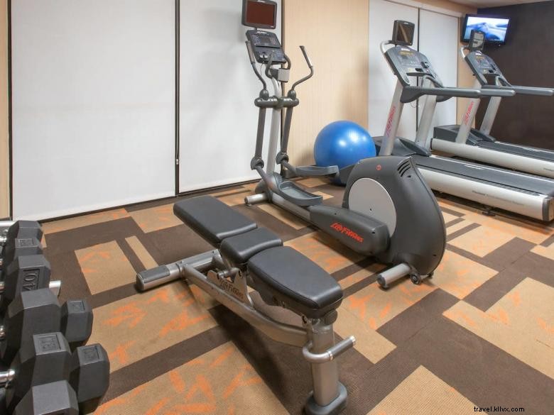 Courtyard Albany: Elegant Living Spaces & Premium Amenities