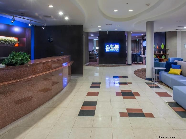 Courtyard Albany: Elegant Living Spaces & Premium Amenities