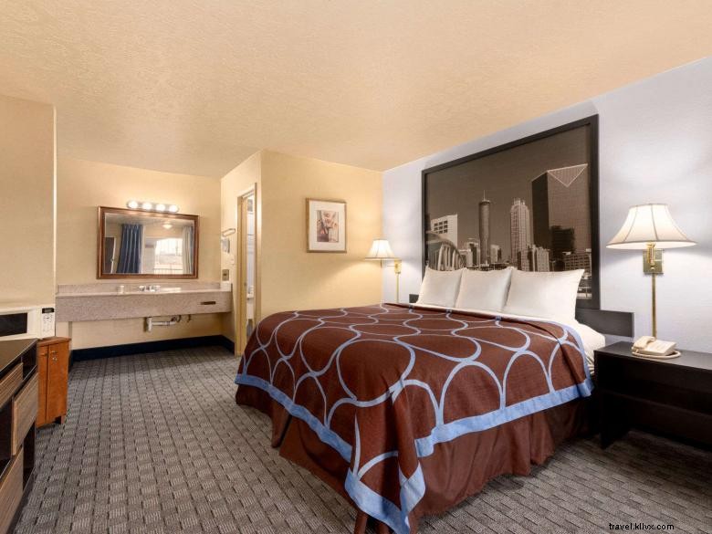 Super 8 by Wyndham Atlanta Airport West – Budget-Friendly Comfort Near the Airport