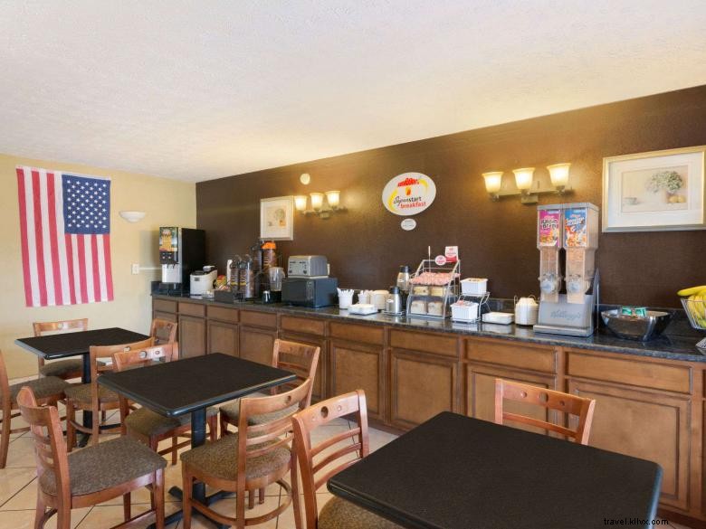 Super 8 by Wyndham Atlanta Airport West – Budget-Friendly Comfort Near the Airport