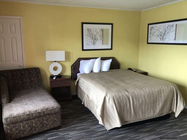 Royal Inn Calhoun – Comfortable, Convenient Stay on I-75