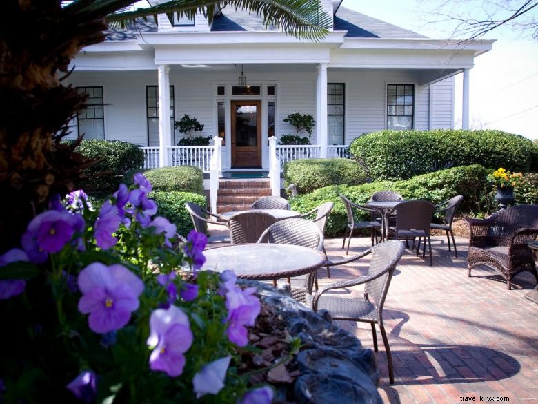 1842 Inn – Historic Charm & Modern Comfort