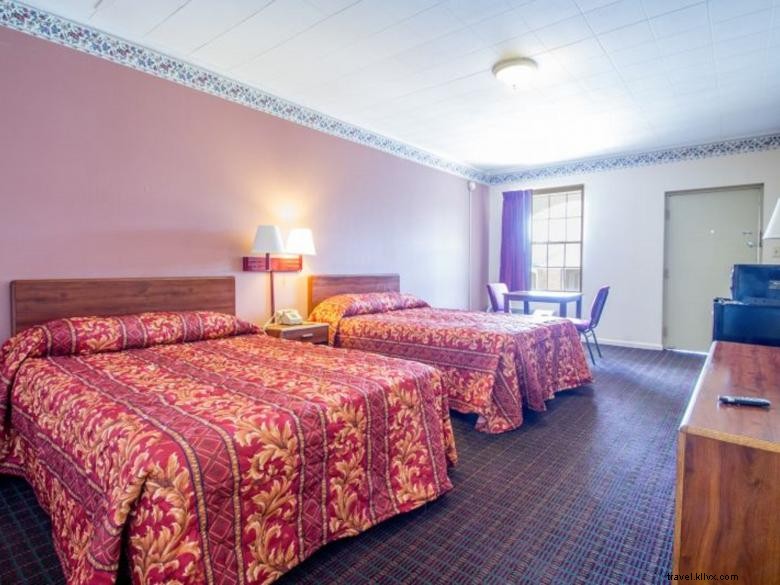 Americas Best Inn & Suites – Pet‑Friendly Comfort near I‑7 in Forsyth