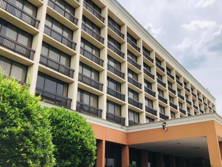 Howard Johnson at Atlanta Airport – Comfortable Stay Near the Airport