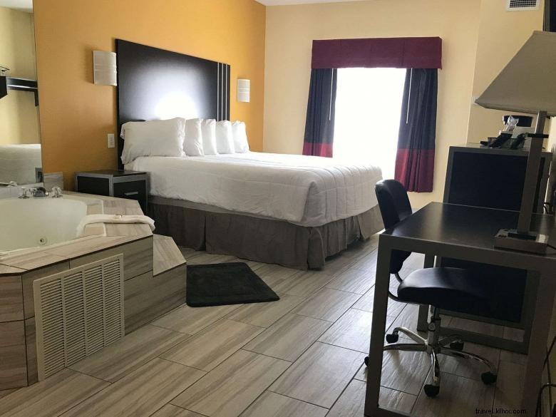 Comfort & Convenience: Days Inn & Suites by Wyndham Augusta – Your Ideal Stay Near Fort Gordon