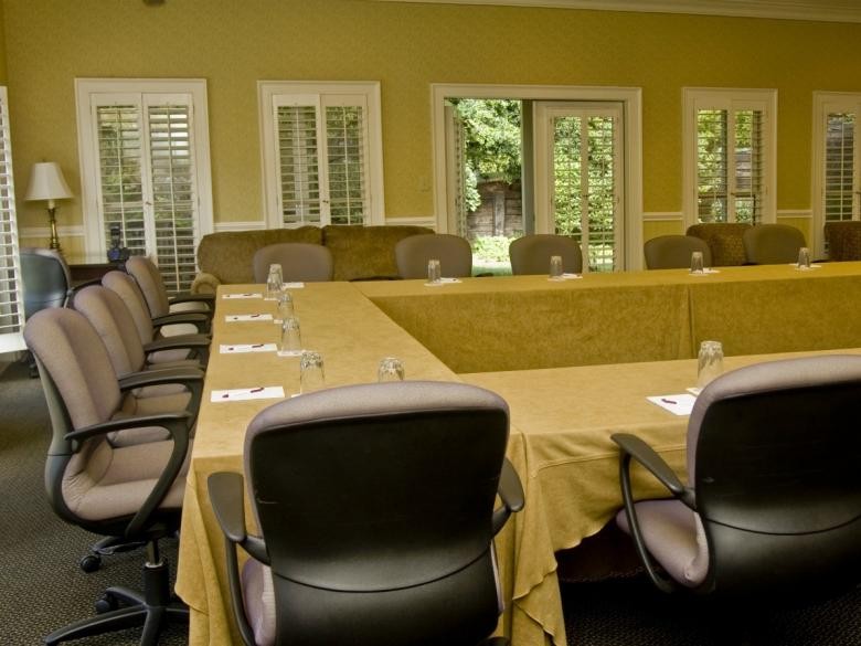 Glen‑Ella Springs Inn & Restaurant – Elegant Rooms & Dining