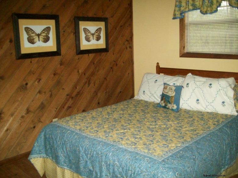 Helton Falls Lodge: Serene Mountain Retreat