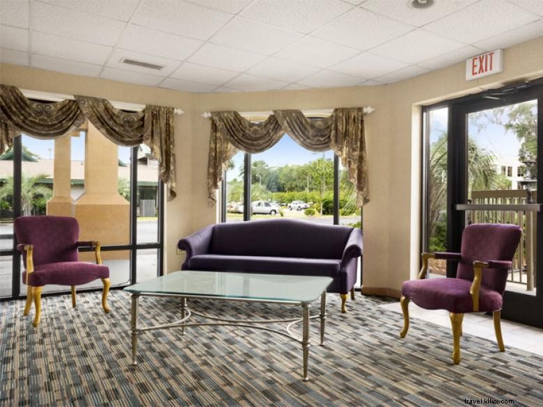 Days Inn & Suites by Wyndham – Savannah Midtown: Comfortable, Convenient & Affordable