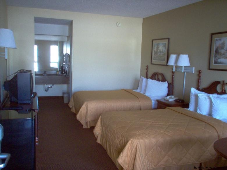 Days Inn & Suites by Wyndham – Savannah Midtown: Comfortable, Convenient & Affordable