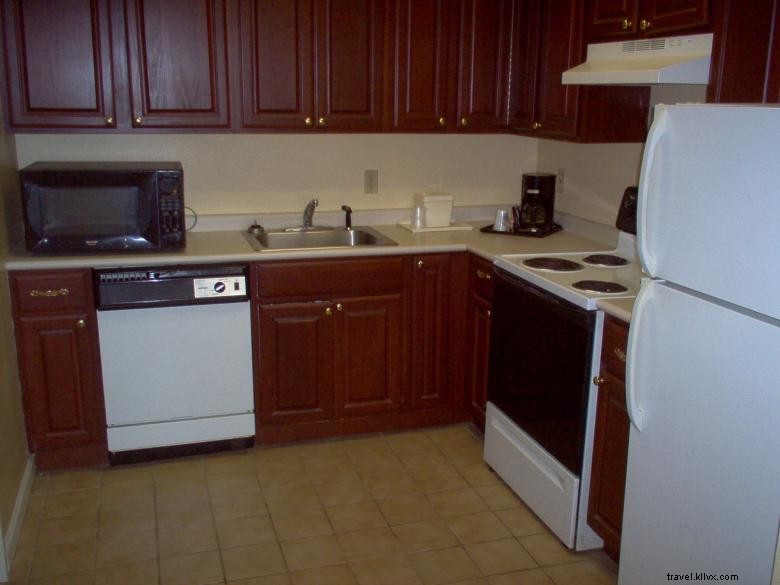 Days Inn & Suites by Wyndham – Savannah Midtown: Comfortable, Convenient & Affordable