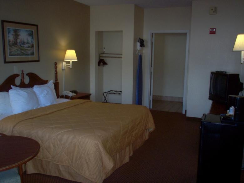 Days Inn & Suites by Wyndham – Savannah Midtown: Comfortable, Convenient & Affordable