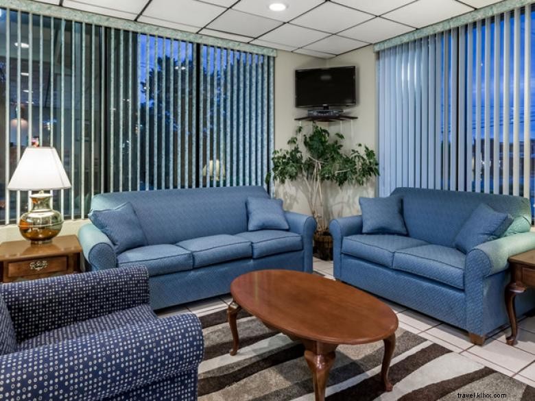 Comfort & Convenience at Days Inn by Wyndham Elberton – Your Home in Northeast Georgia