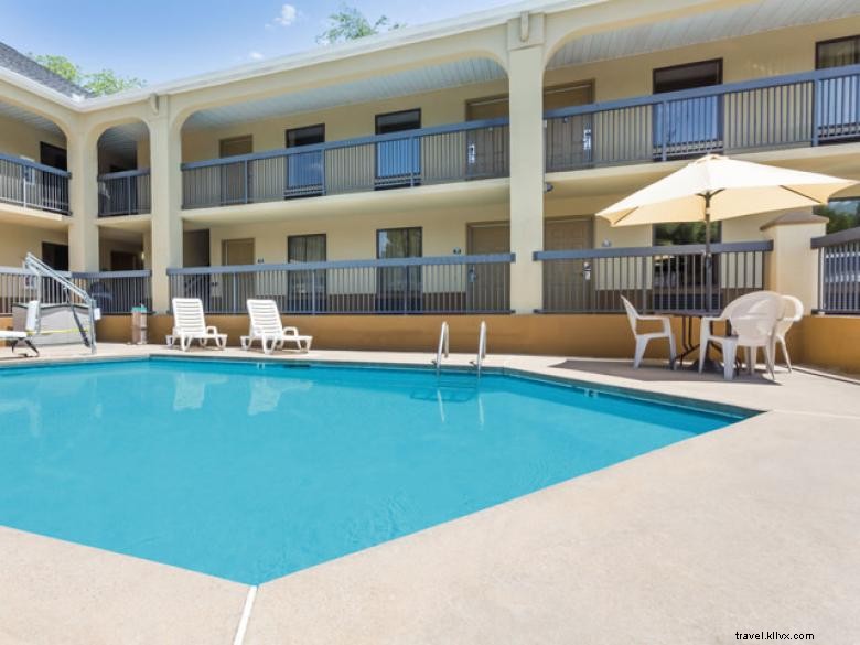 Comfort & Convenience at Days Inn by Wyndham Elberton – Your Home in Northeast Georgia