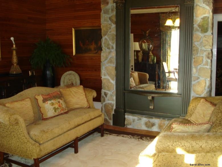 Rabun Manor Resort – Elegant Mountain Getaway