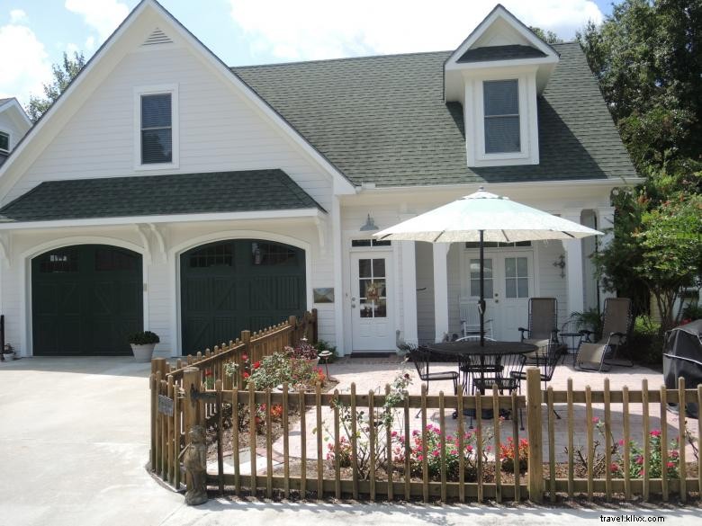 Pelicans Perch: Premium Vacation Rental for Ultimate Relaxation