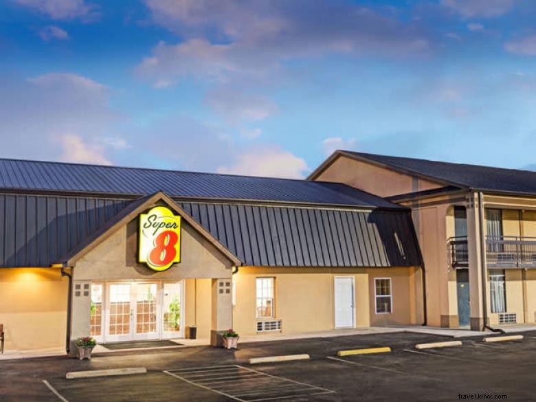 Stay at Super 8 Wyndham Carrollton – Comfort & Convenience