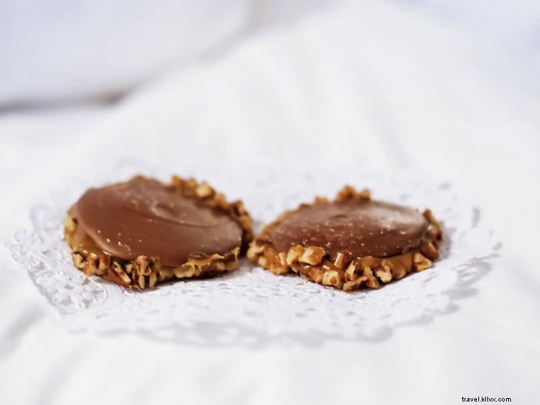 River Street Inn – Luxury Riverfront Hotel with Complimentary Chocolates