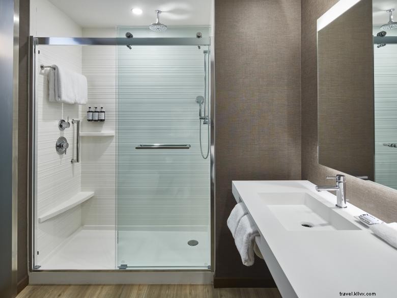 AC Hotel by Marriott Atlanta Airport Gateway – Premium Comfort & Convenience