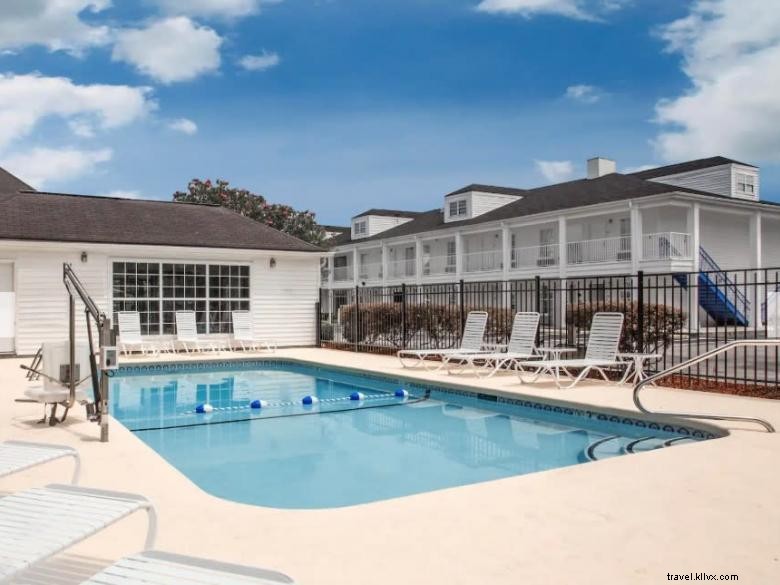 Baymont by Wyndham Brunswick – Modern Comfort in Brunswick