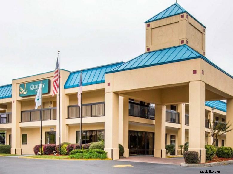 Quality Inn: Comfortable Stay Near Six Flags – Book Your Room Today