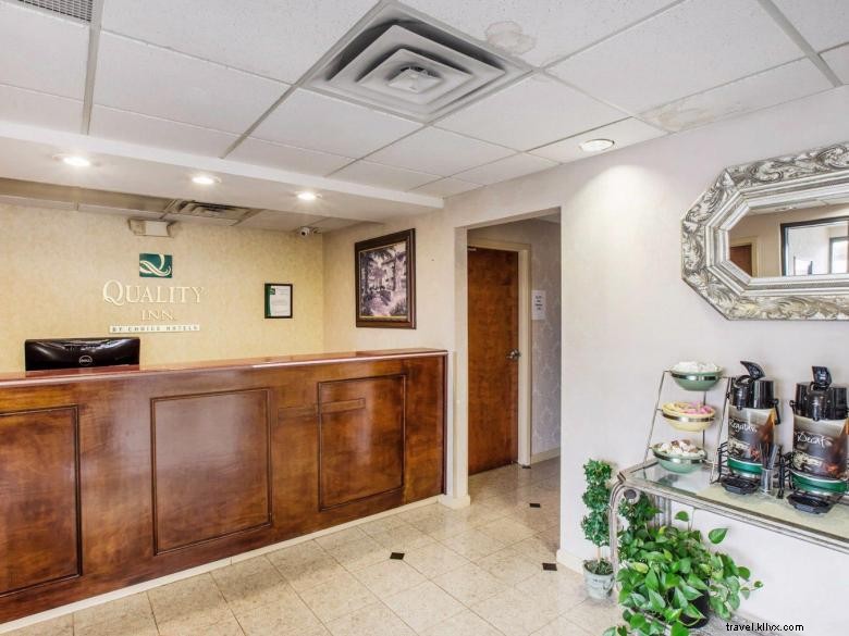 Quality Inn: Comfortable Stay Near Six Flags – Book Your Room Today