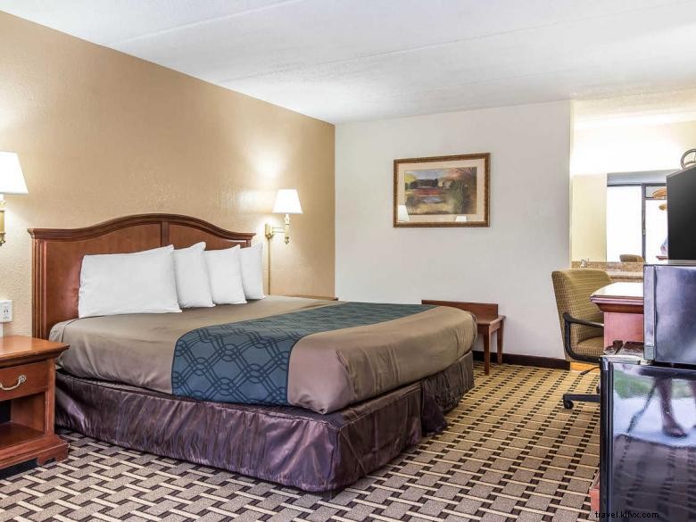 Econo Lodge Midtown – Savannah: Affordable Comfort in the Heart of the City