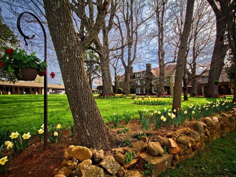 Discover The Dillard House: A Classic Southern Dining Experience