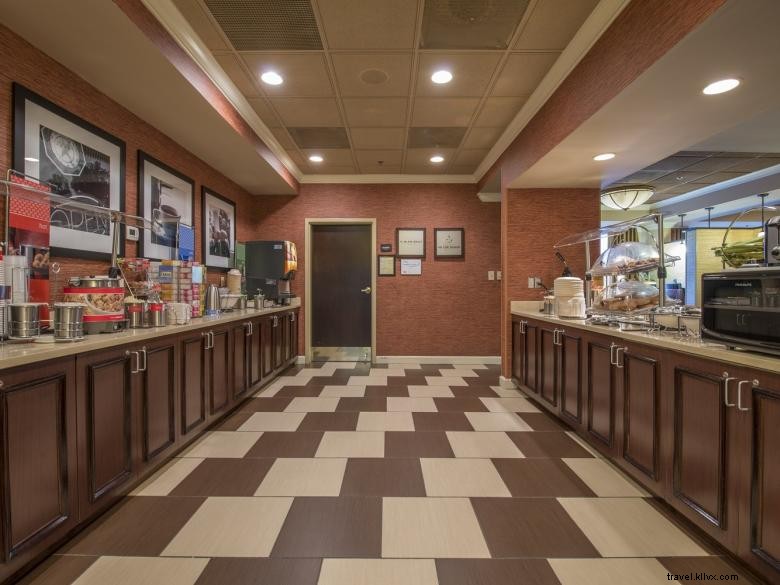 Hampton Inn Peachtree Corners – Comfort & Convenience in Norcross