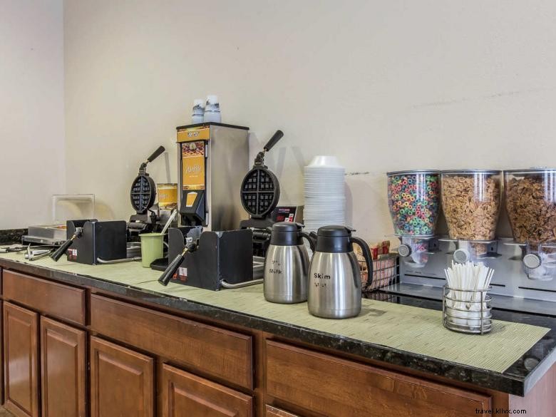 Experience Comfort and Convenience at Quality Inn Midtown Savannah